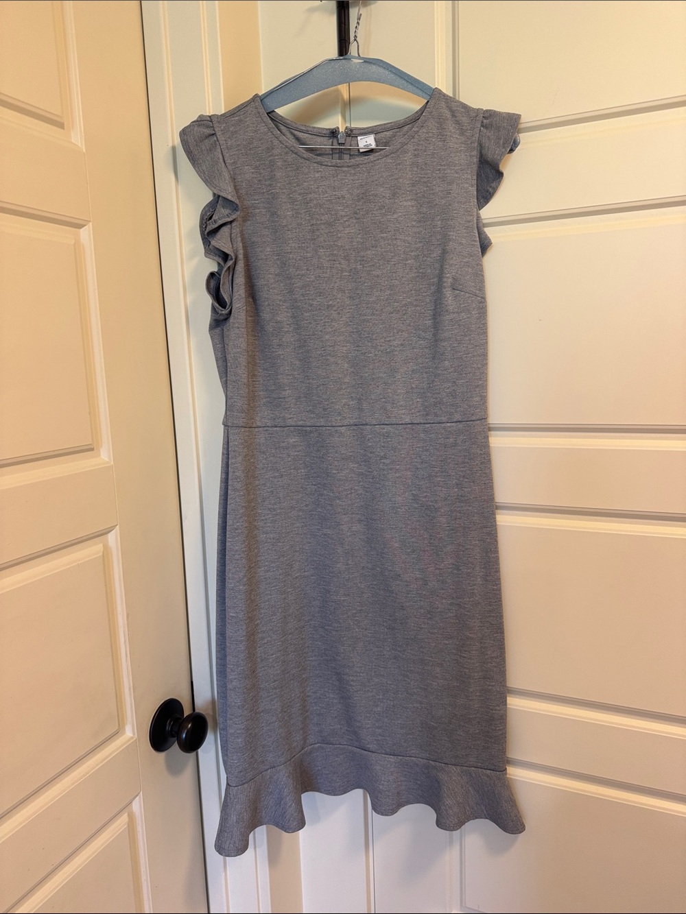 Old Navy‎ Ruffle Sleeve Grey Knit Dress